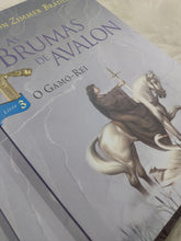 Load image into Gallery viewer, As Brumas De Avalon - 4 Volumes (Em Portuguese do Brasil)