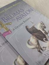 Load image into Gallery viewer, As Brumas De Avalon - 4 Volumes (Em Portuguese do Brasil)